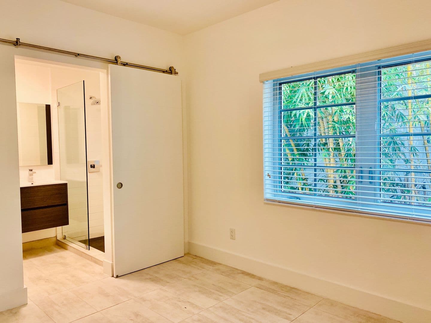 Miami Beach Apartment: 1201 Pennsylvania Ave