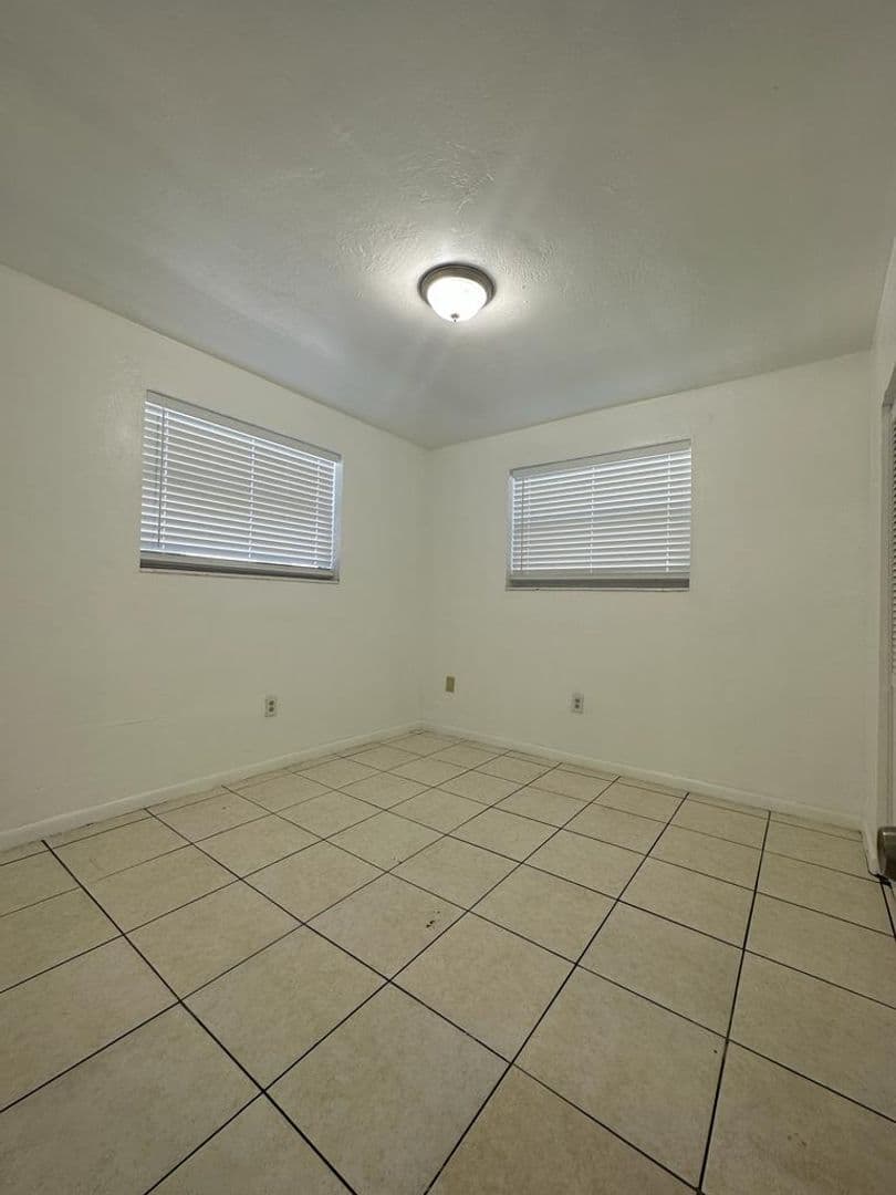 Miami Apartment: 1545 NW 8th Avenue