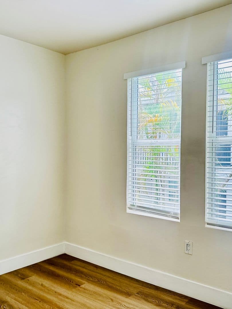 Miami Apartment: 893 NE 81 Street