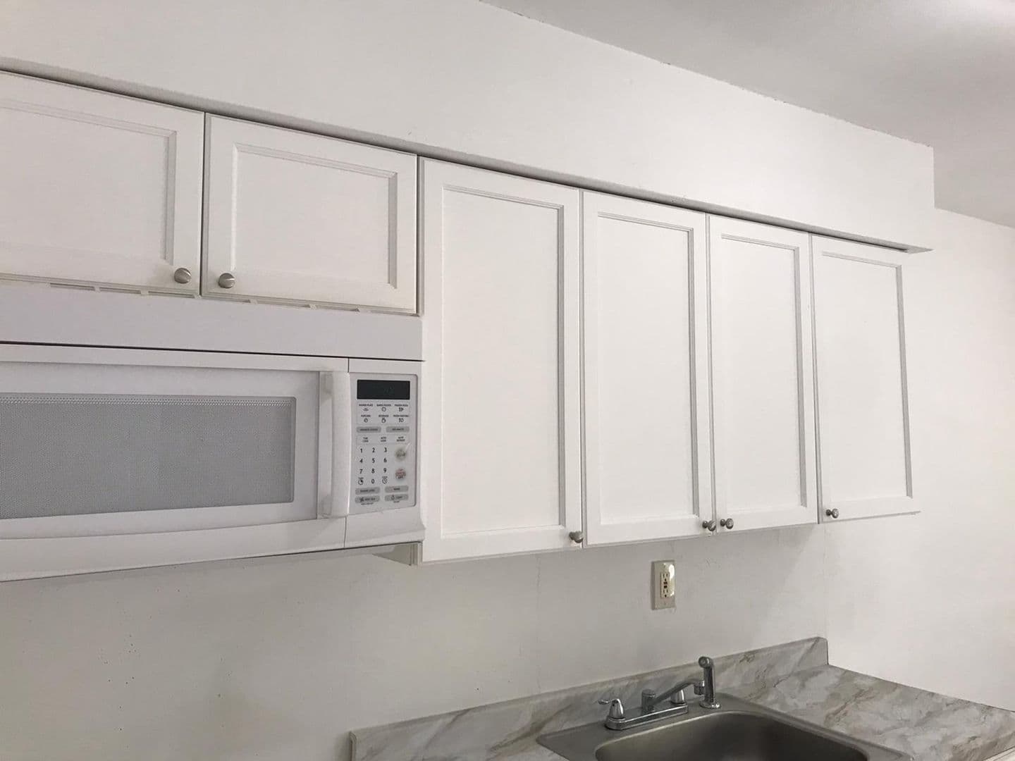 North Miami Beach Apartment: 15940 NE 19 Place