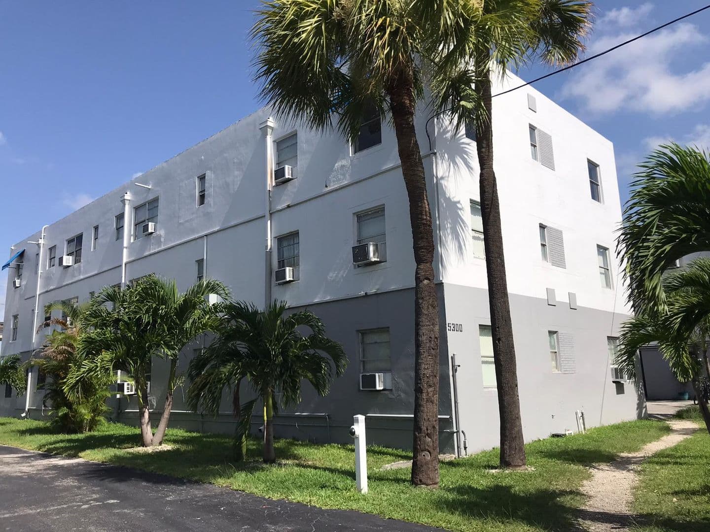 Miami Apartment: 5200 NW 26 Ave