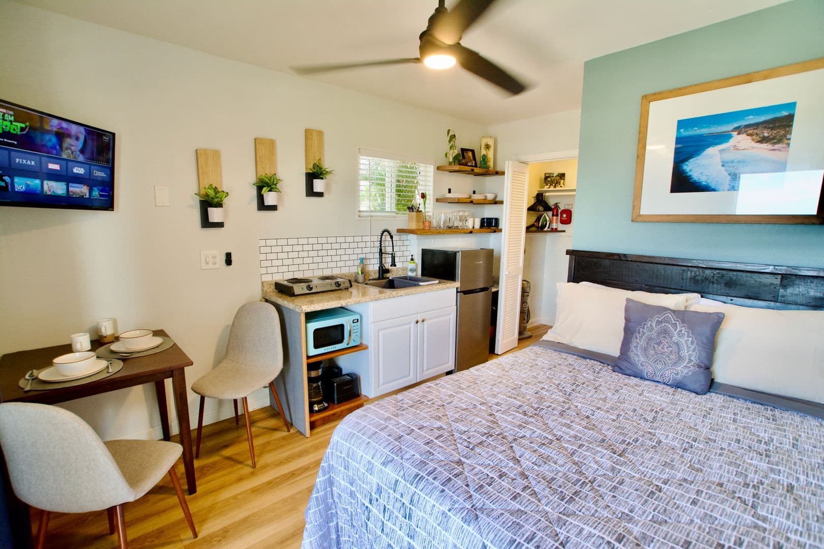 Honolulu House: 1303 Wanaka St.
