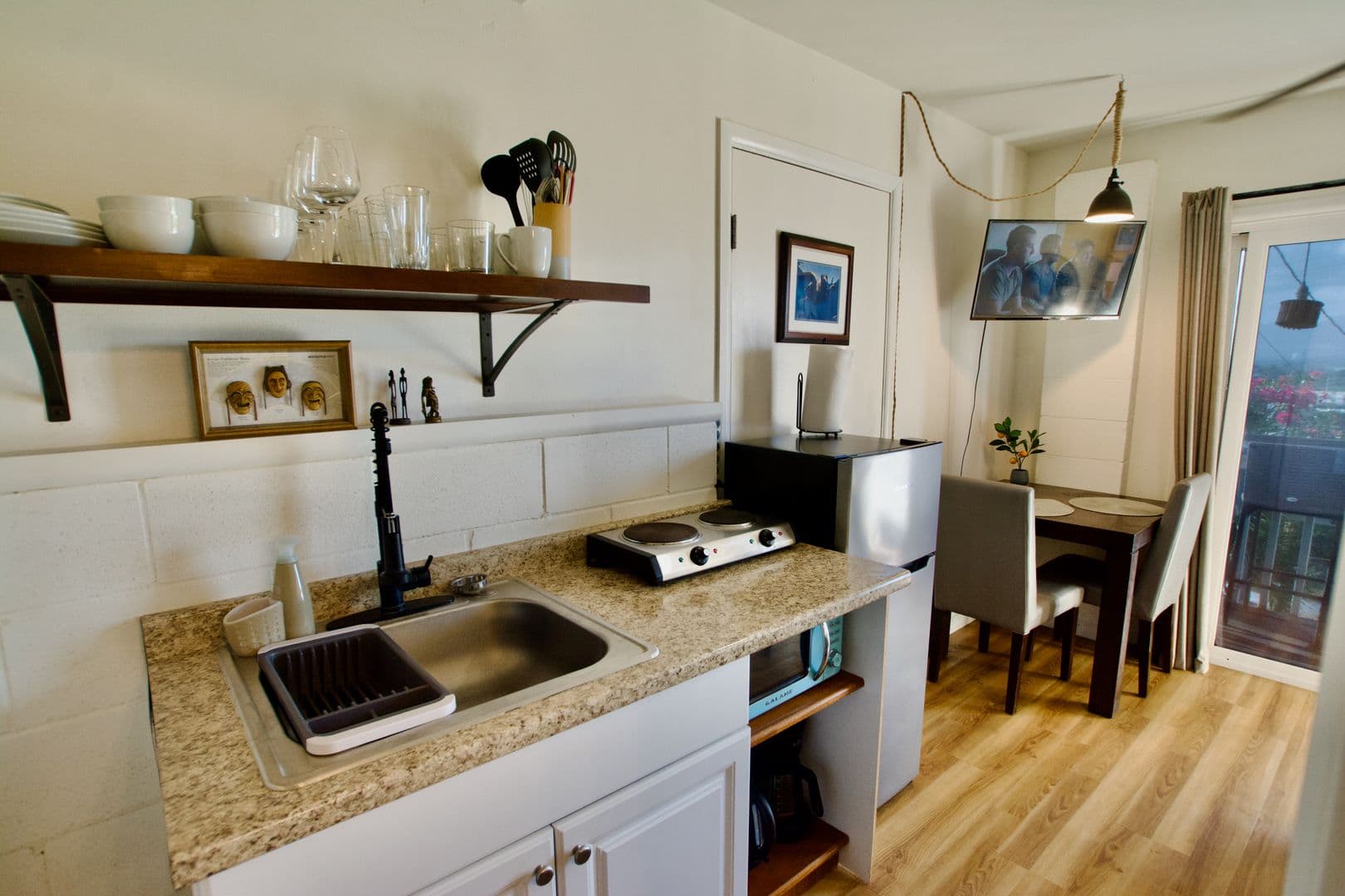 Honolulu House: 1303 Wanaka St.