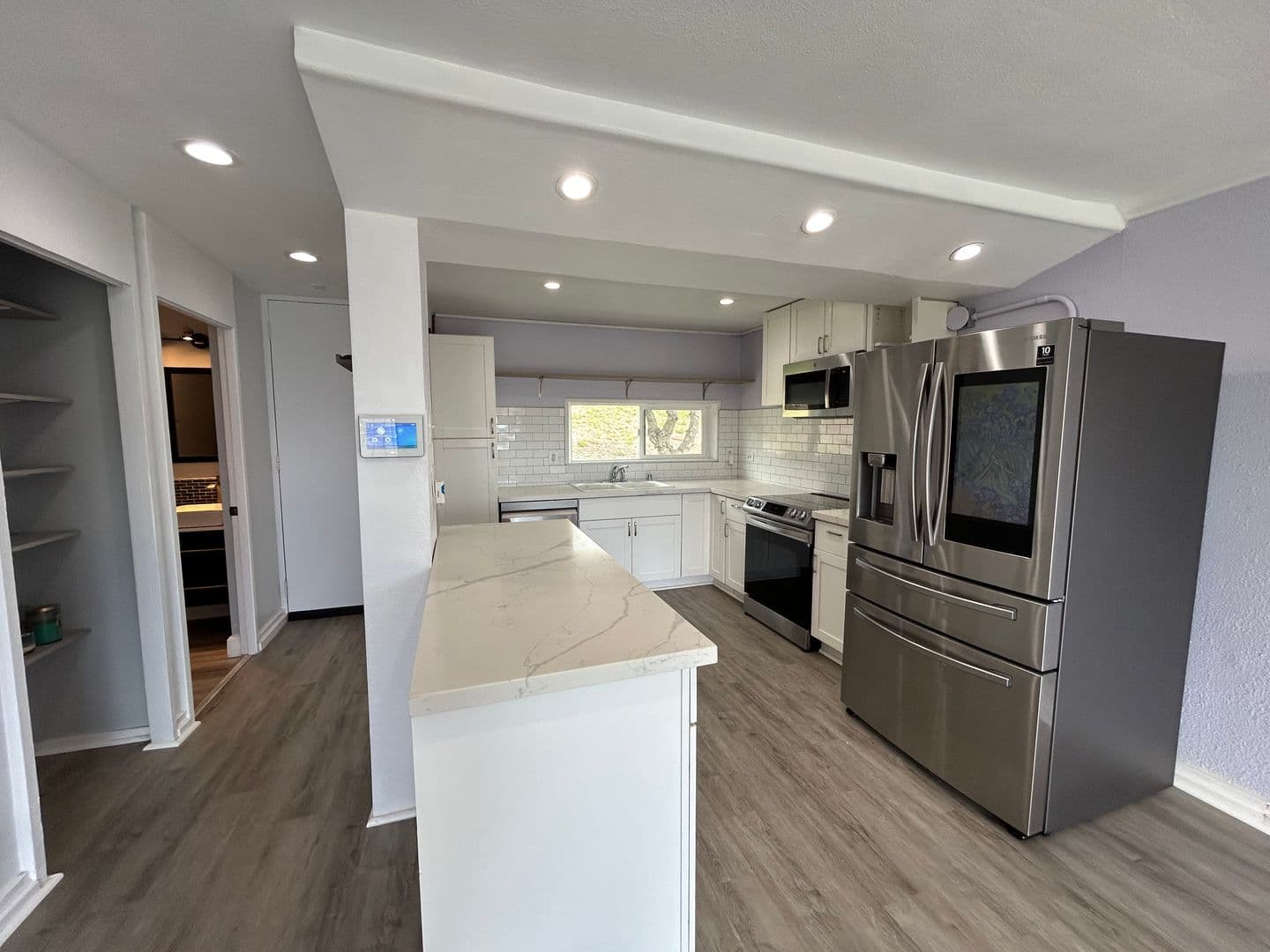 Kapolei House: 92-791 Makakilo Dr. Apt. #E30