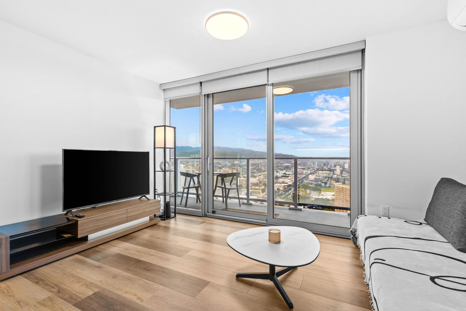 Honolulu Condo: 1515 Liona St. #3307