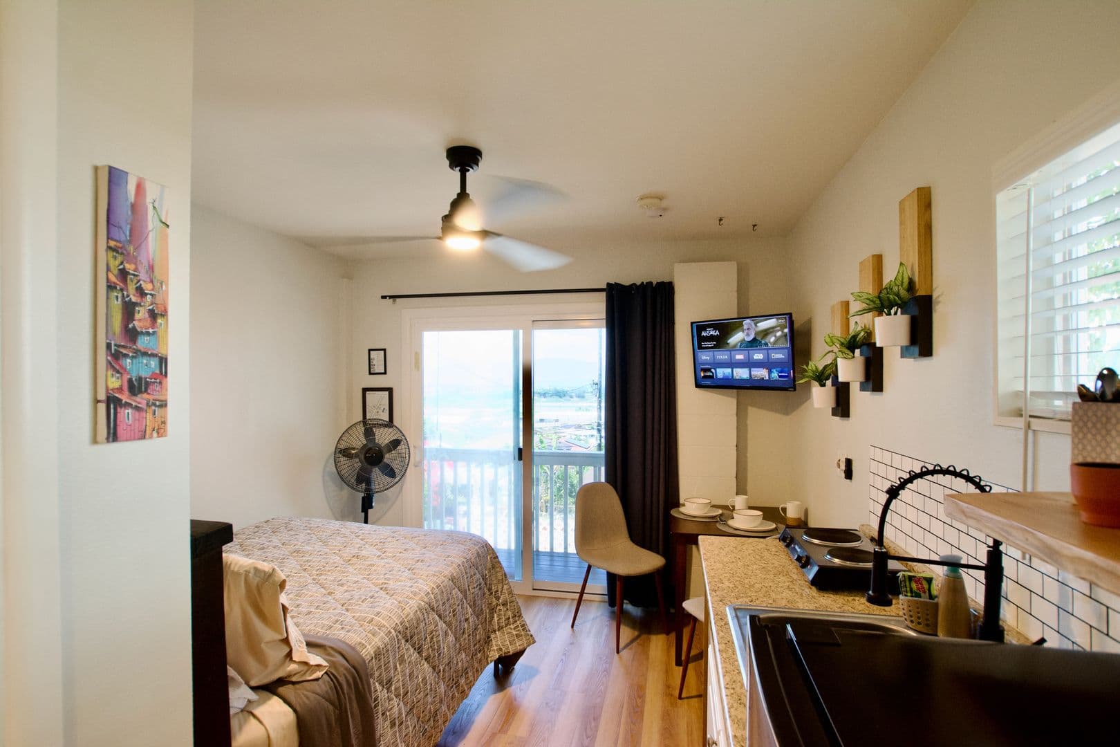Honolulu House: 1303 Wanaka St.