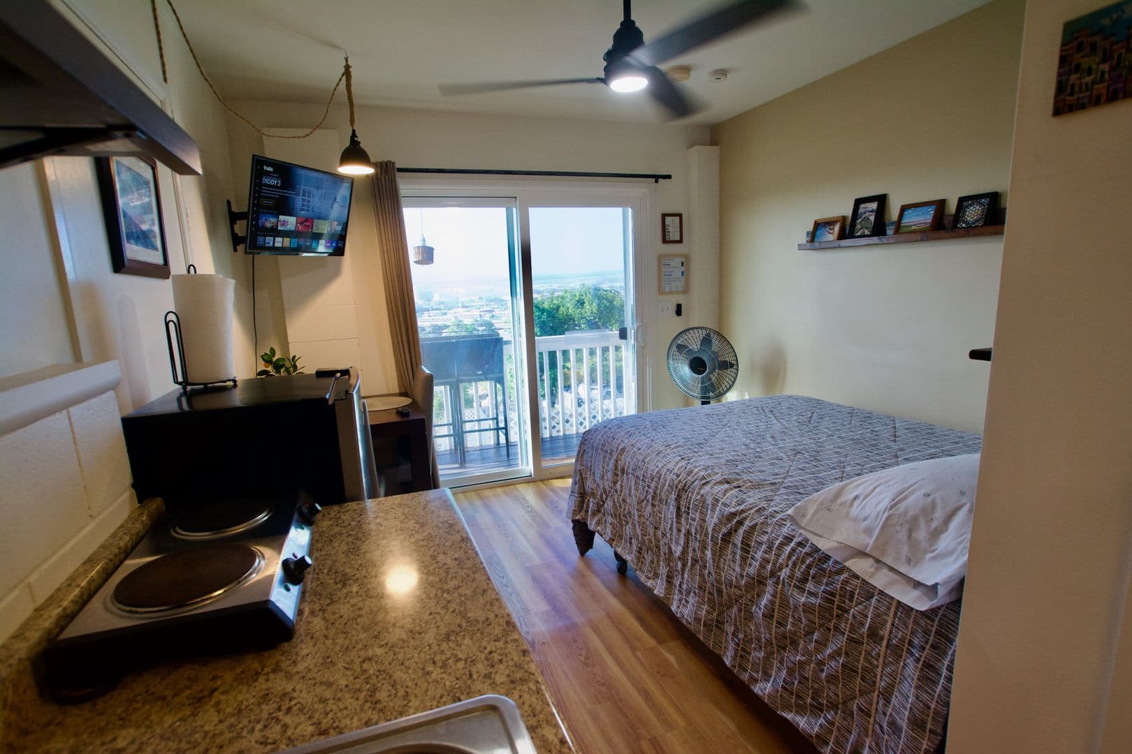 Honolulu House: 1303 Wanaka St.