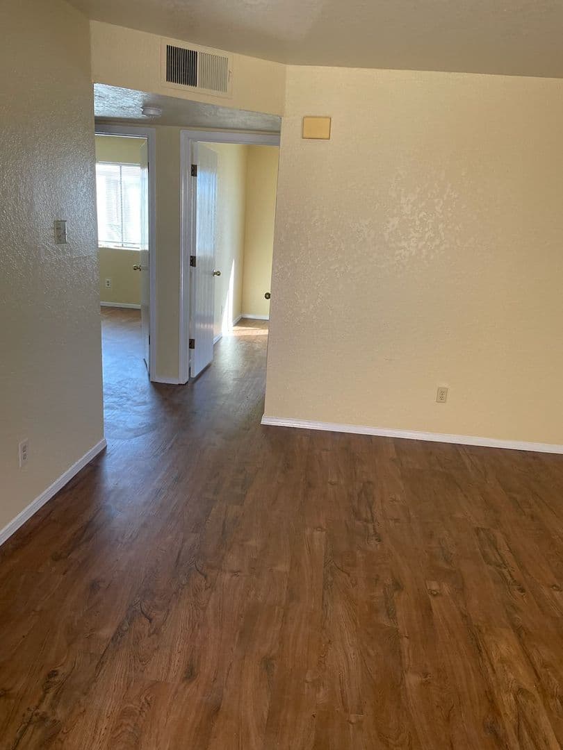 Las Cruces Apartment: 1800 S. Espina St.