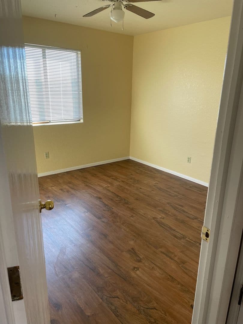 Las Cruces Apartment: 1800 S. Espina St.