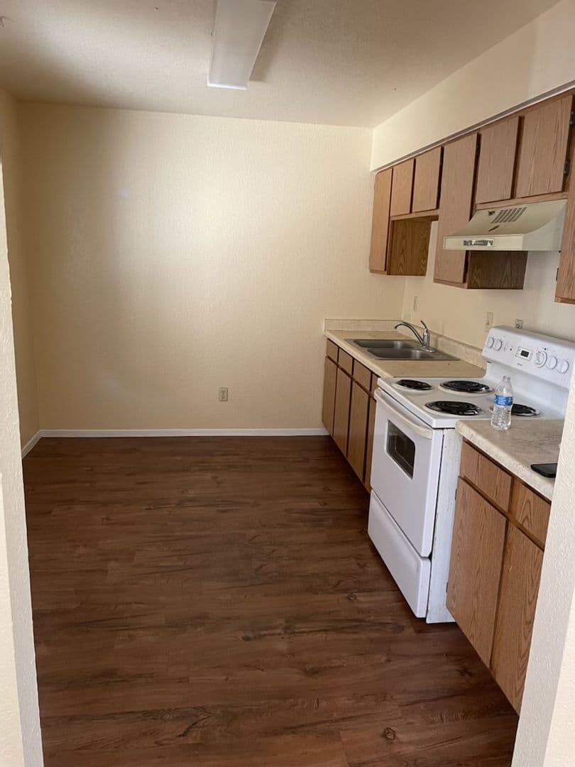 Las Cruces Apartment: 1800 S. Espina St.