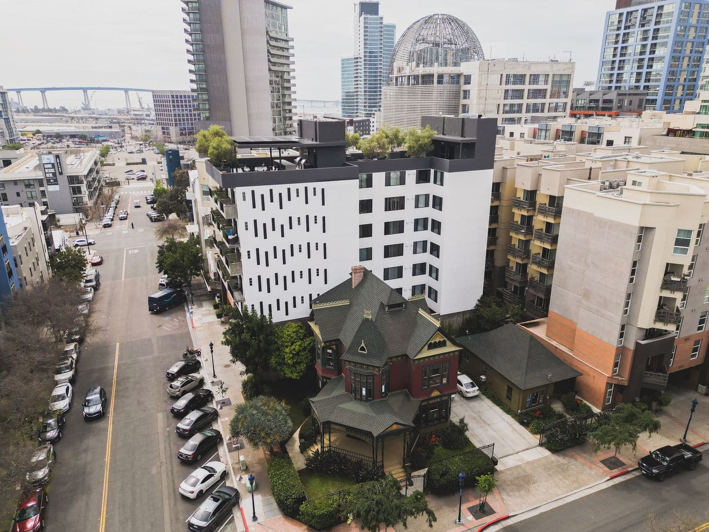 San Diego Apartment: 454 13th St