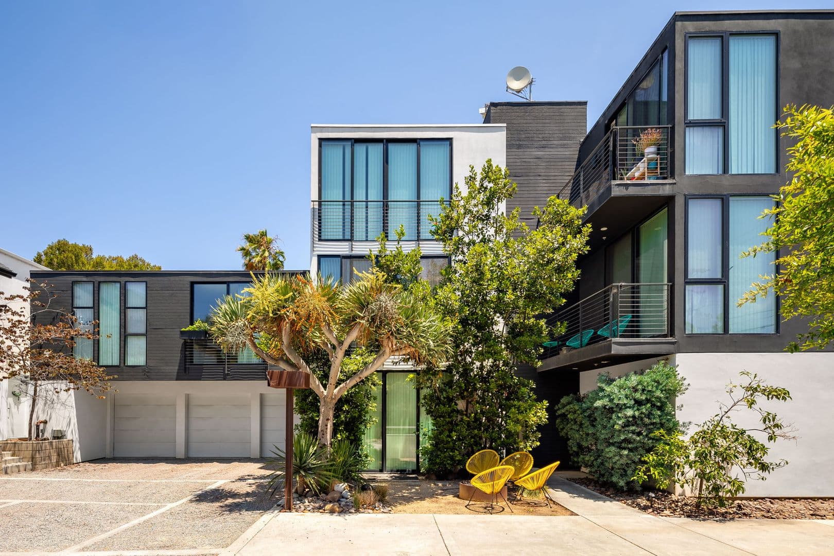 San Diego Apartment: 3045-3057 Broadway