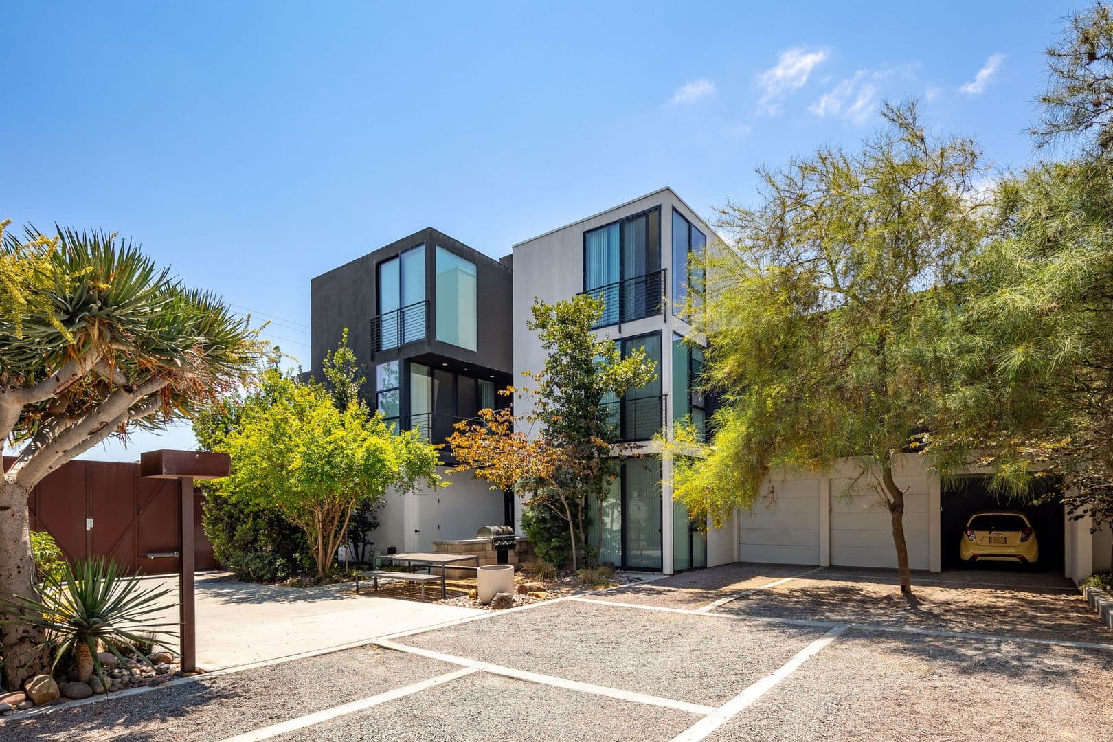 San Diego Apartment: 3045-3057 Broadway