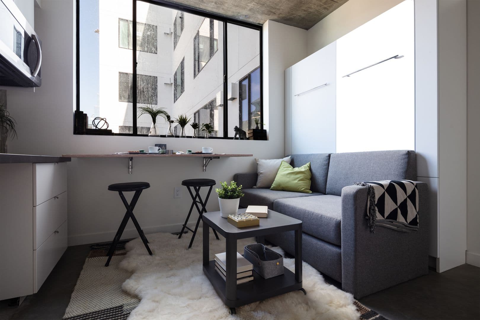 San Diego Apartment: 454 13th St