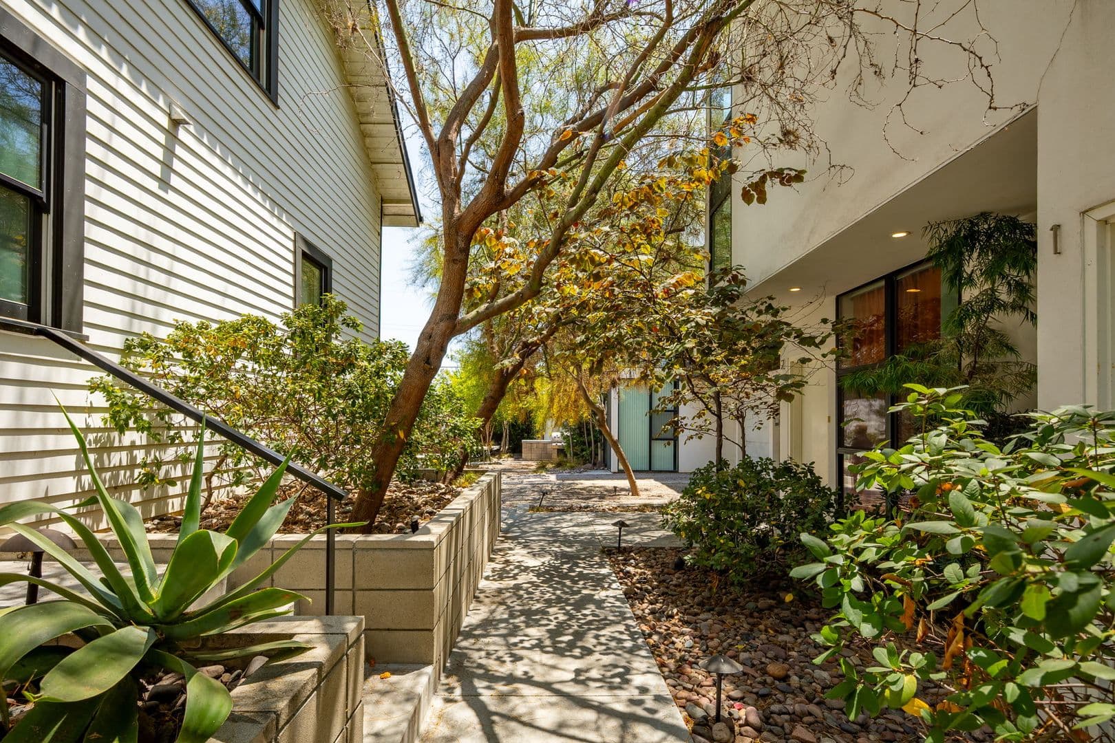 San Diego Apartment: 3045-3057 Broadway
