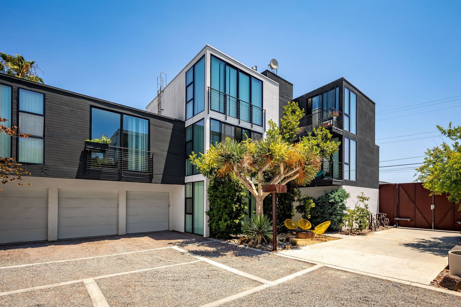 San Diego Apartment: 3045-3057 Broadway