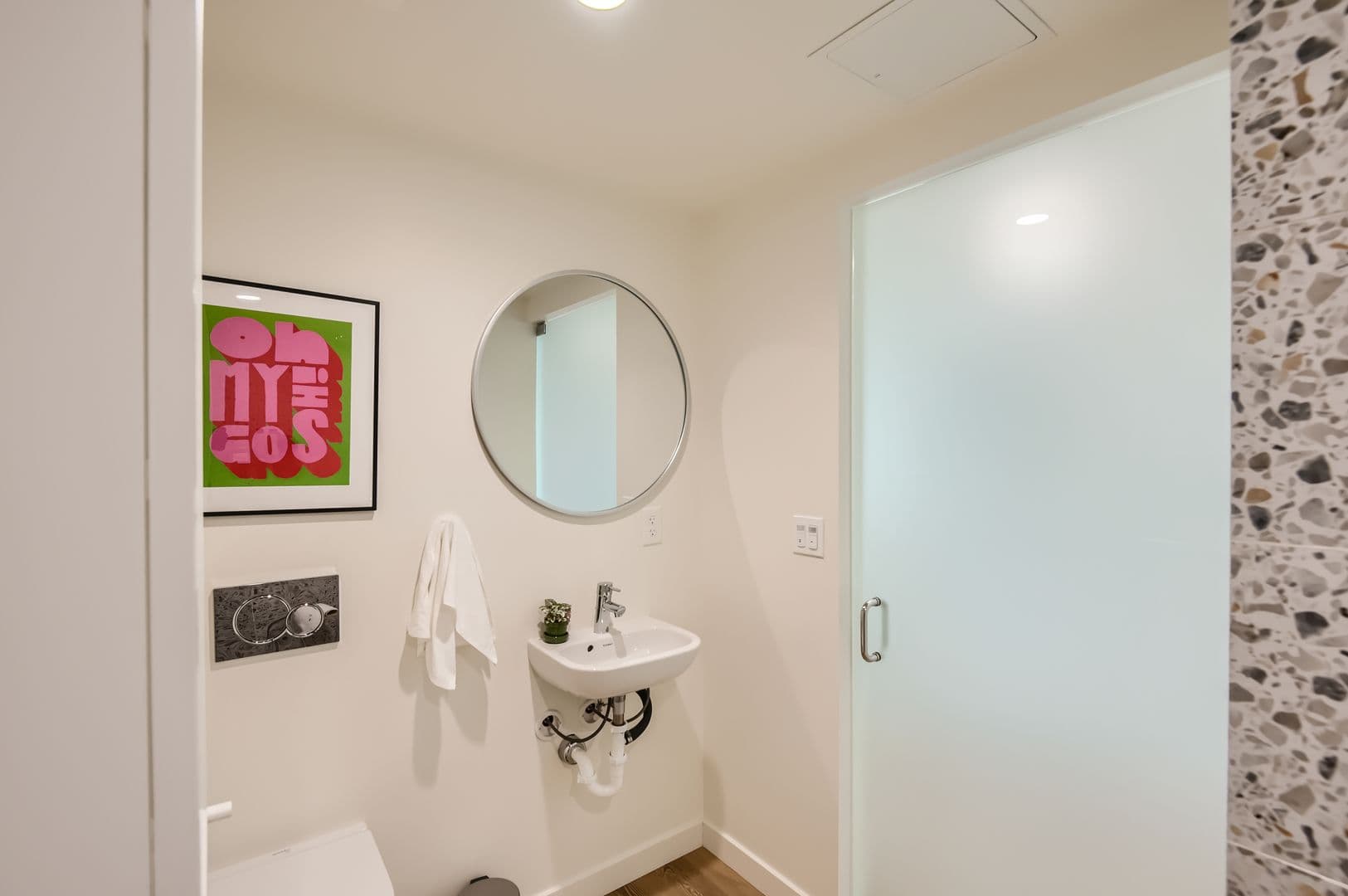 San Diego Apartment: 901 W. Washington St