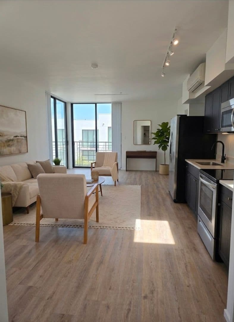 San Diego Apartment: 3045-3057 Broadway