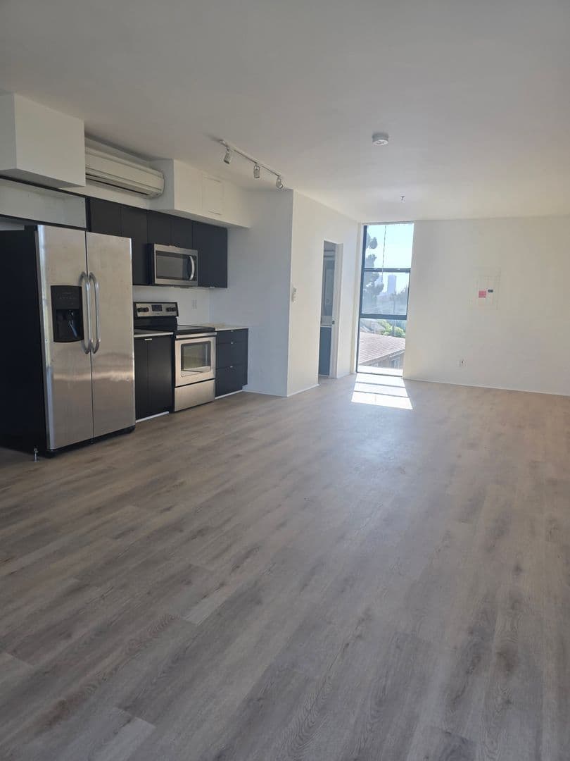 San Diego Apartment: 3045-3057 Broadway