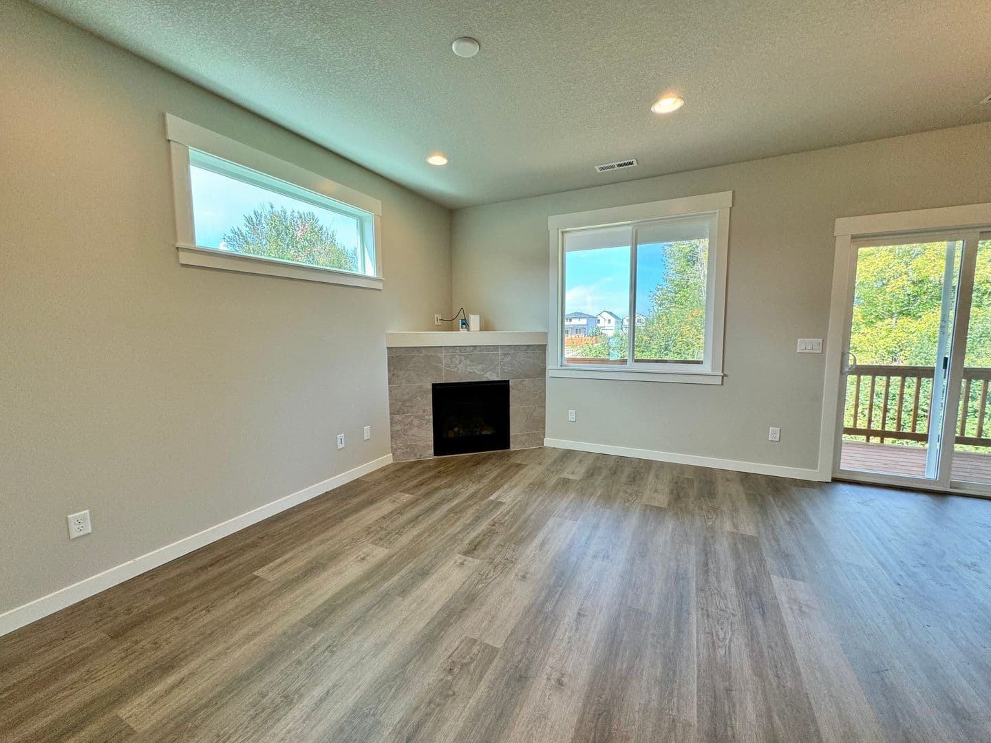 Ridgefield House: 7030 N MONTGOMERY WAY