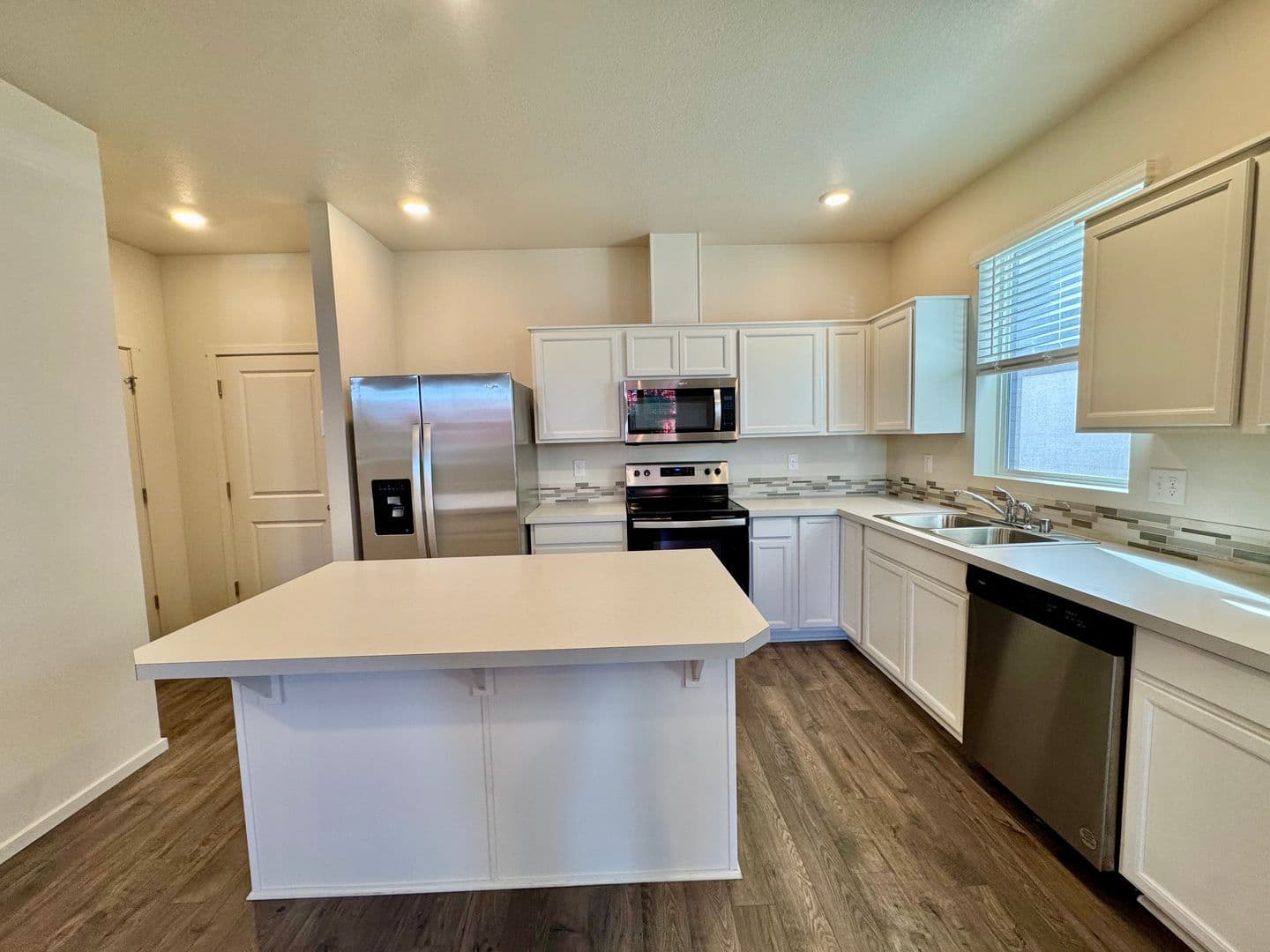 Vancouver Townhome: 619  NE 72nd St