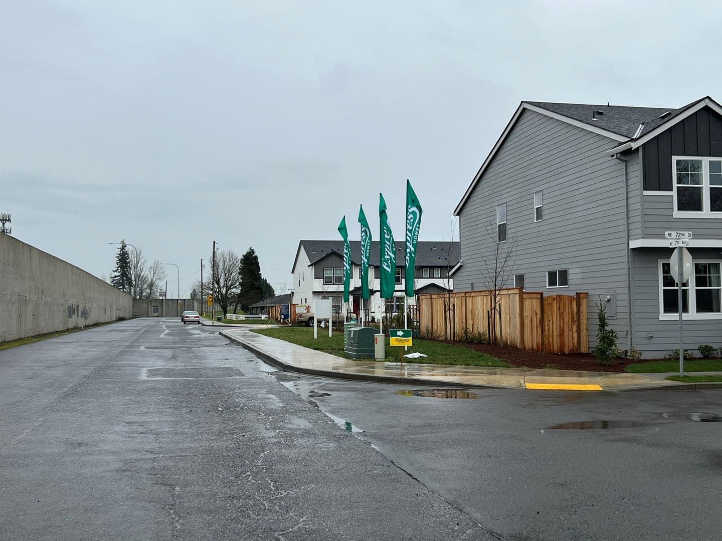 Vancouver Townhome: 619  NE 72nd St