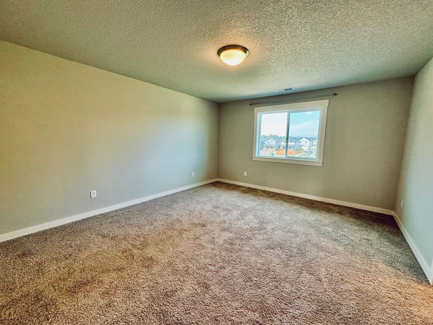 Ridgefield House: 7030 N MONTGOMERY WAY
