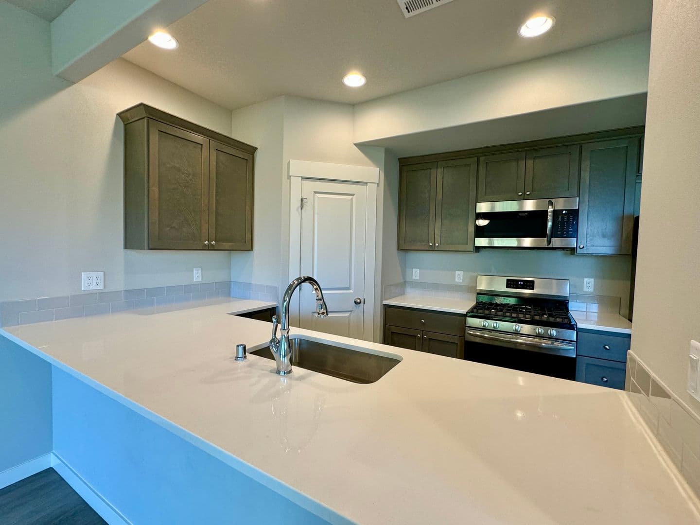 Ridgefield House: 7030 N MONTGOMERY WAY