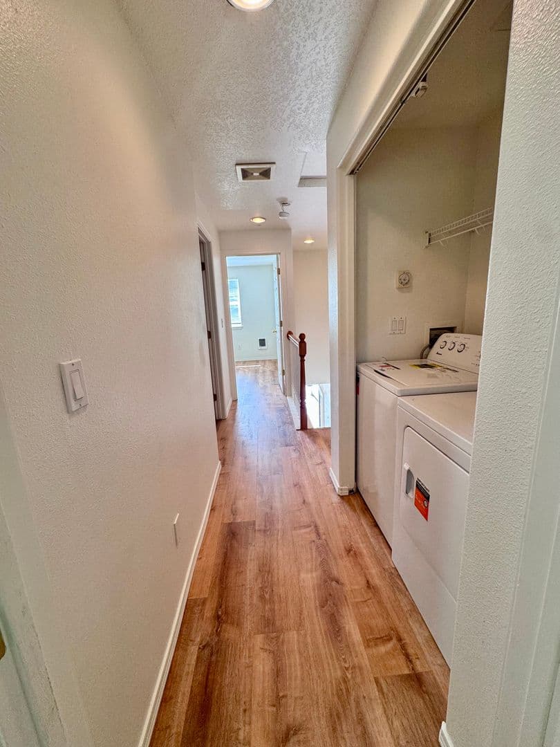 Camas Apartment: 617 NW 9th Ave