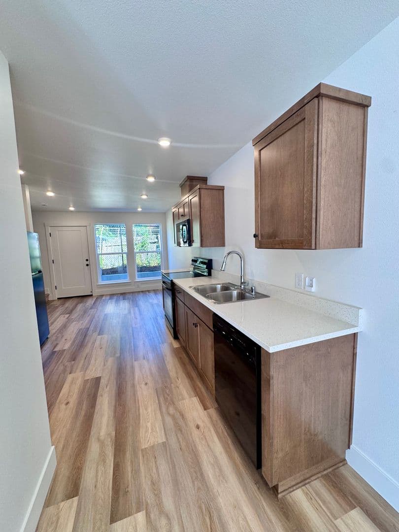 Vancouver Townhome: 5406 NE 34th St - B-6