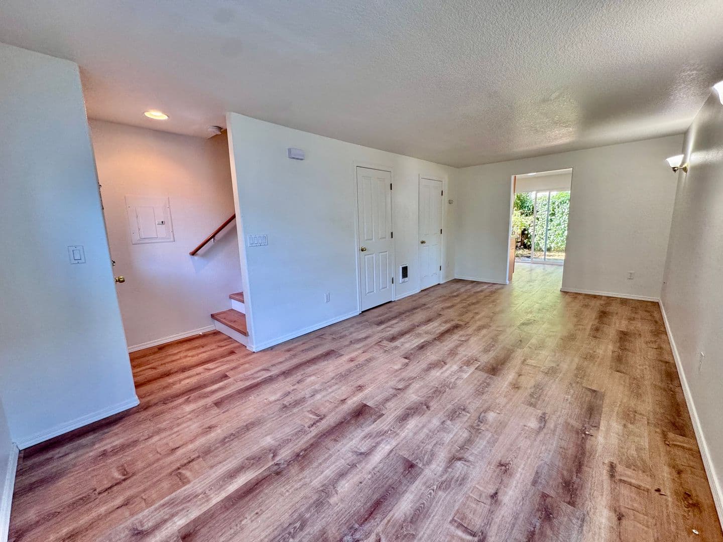 Camas Apartment: 617 NW 9th Ave