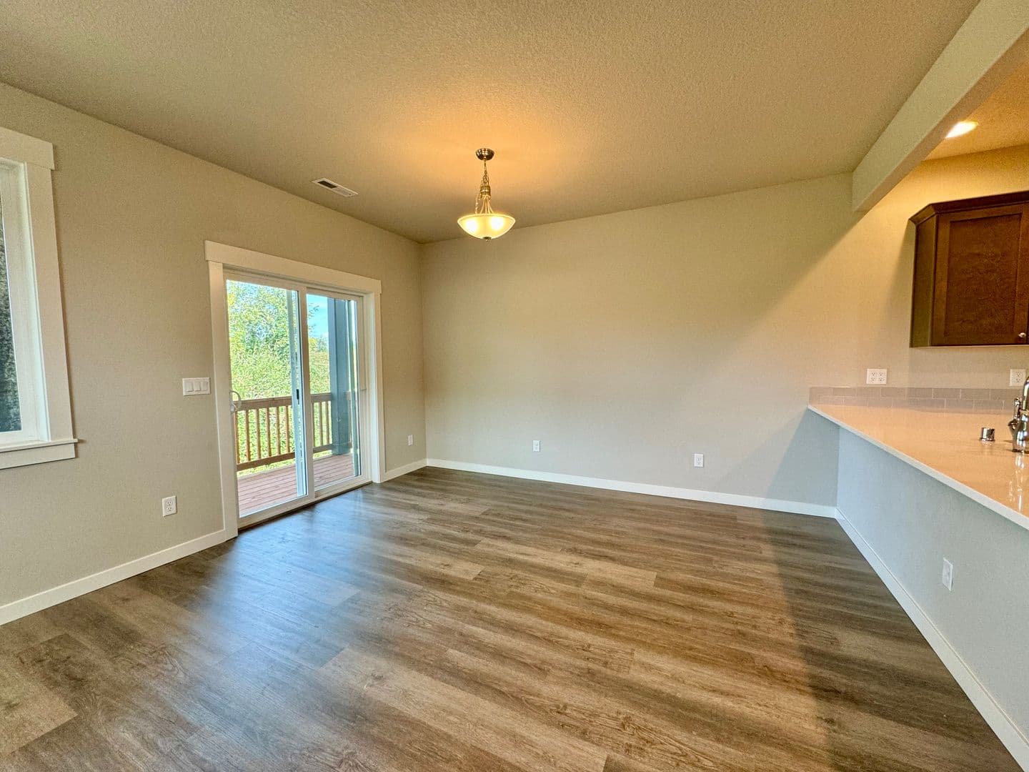 Ridgefield House: 7030 N MONTGOMERY WAY