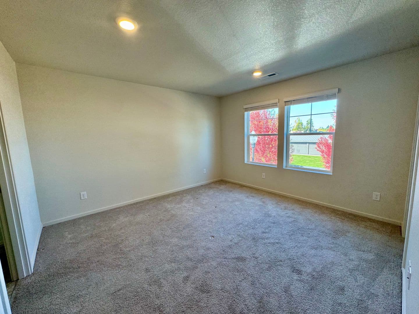 Vancouver Townhome: 619  NE 72nd St