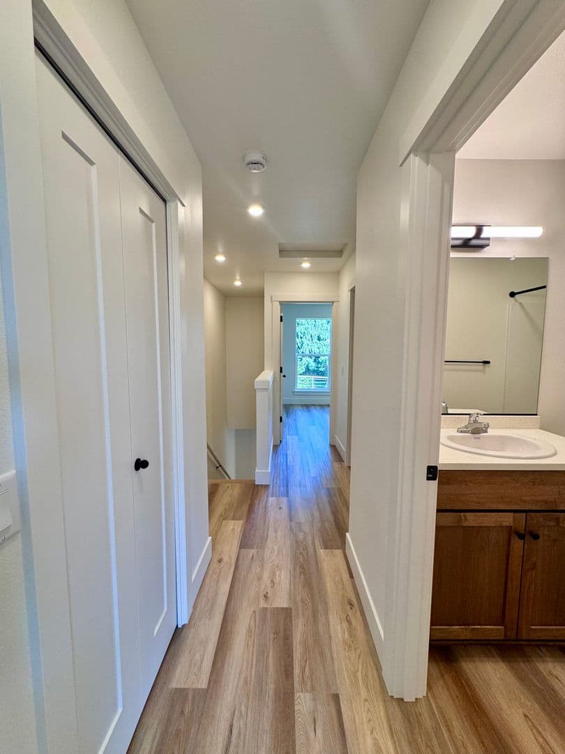 Vancouver Townhome: 5406 NE 34th St - B-6