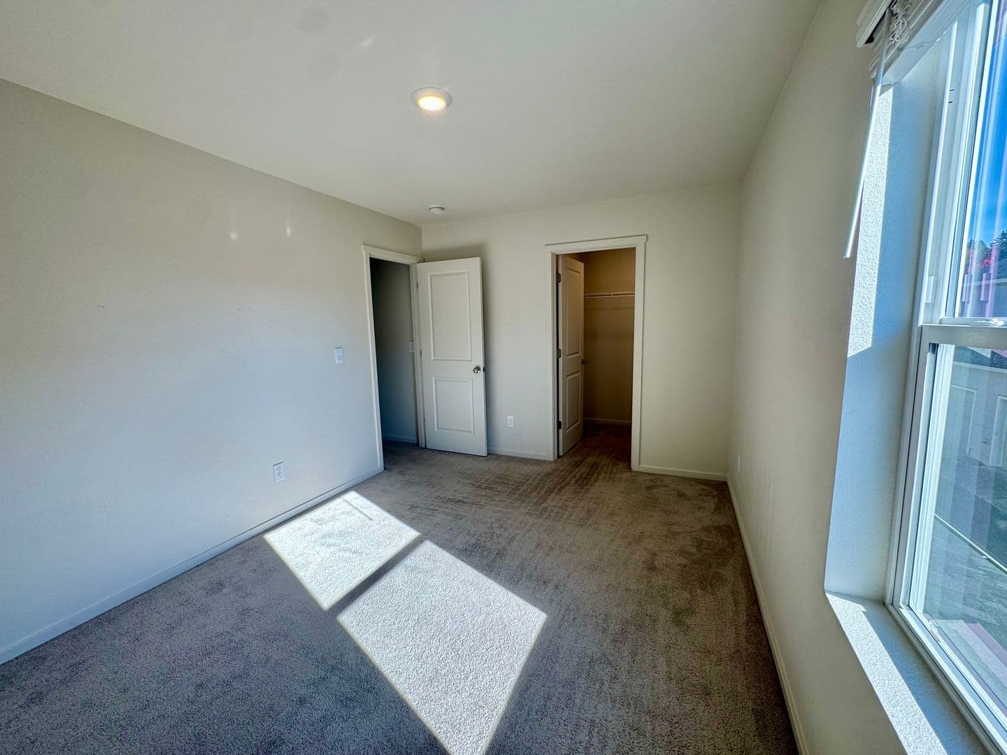 Vancouver Townhome: 619  NE 72nd St