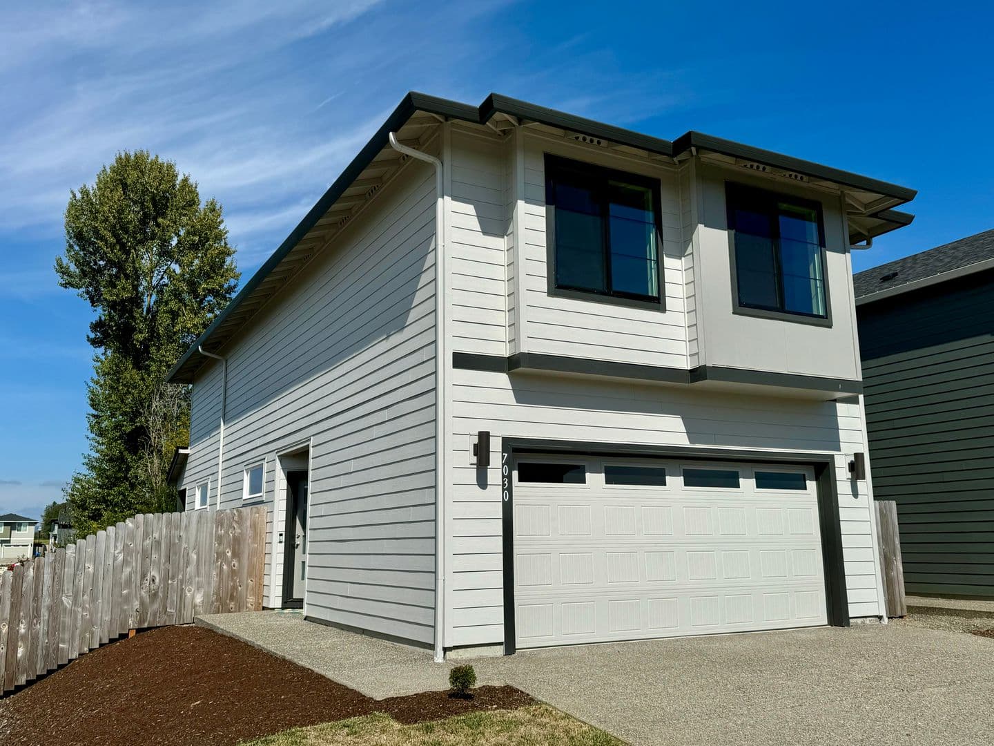 Ridgefield House: 7030 N MONTGOMERY WAY