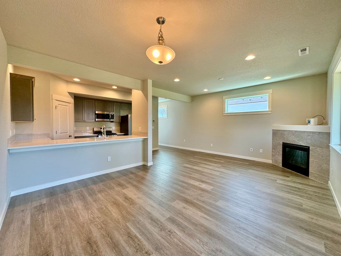 Ridgefield House: 7030 N MONTGOMERY WAY