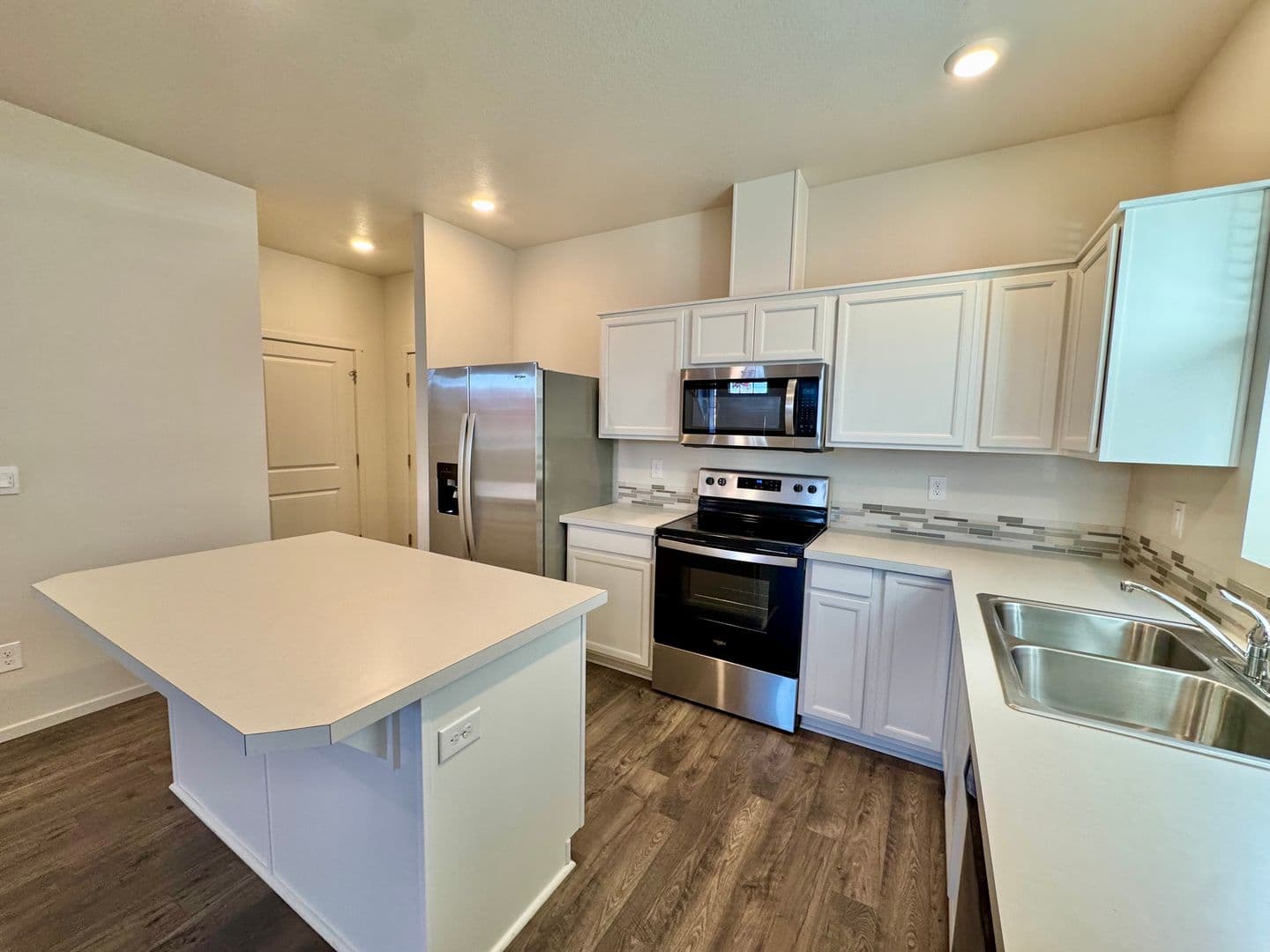 Vancouver Townhome: 619  NE 72nd St
