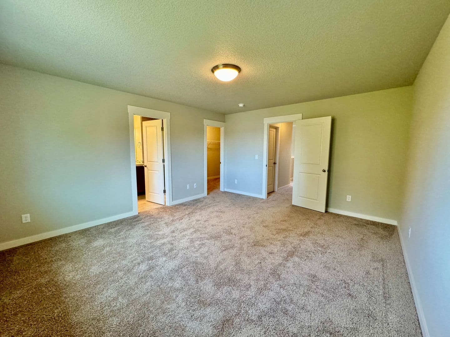 Ridgefield House: 7030 N MONTGOMERY WAY