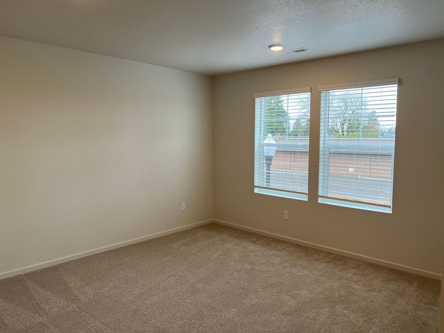 Vancouver Townhome: 619  NE 72nd St