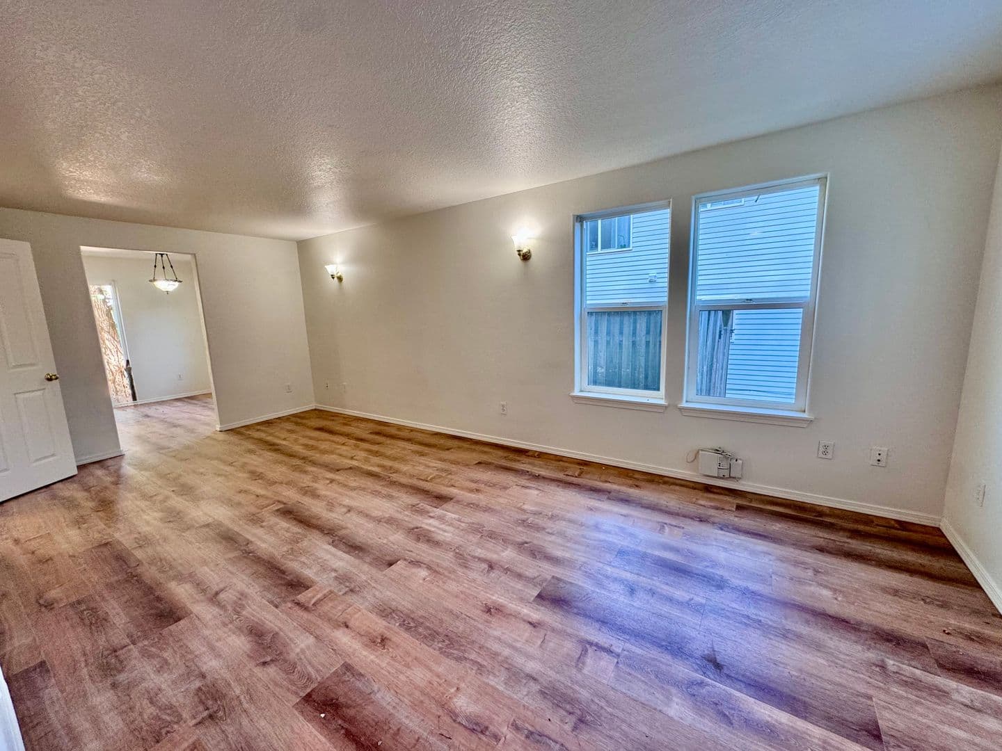 Camas Apartment: 617 NW 9th Ave