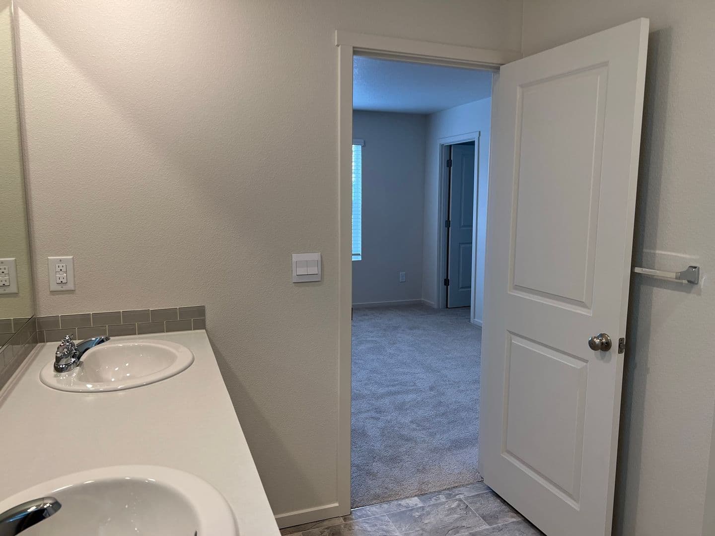 Vancouver Townhome: 619  NE 72nd St