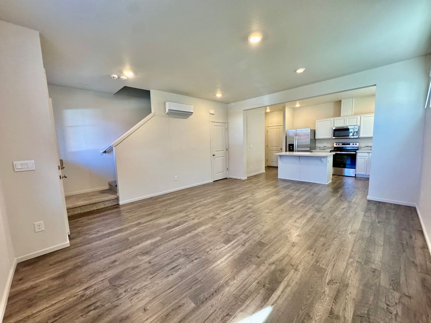 Vancouver Townhome: 619  NE 72nd St