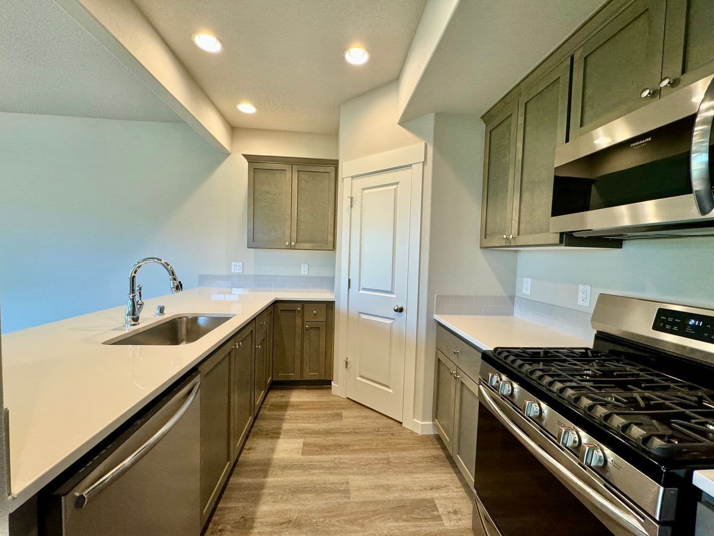 Ridgefield House: 7030 N MONTGOMERY WAY