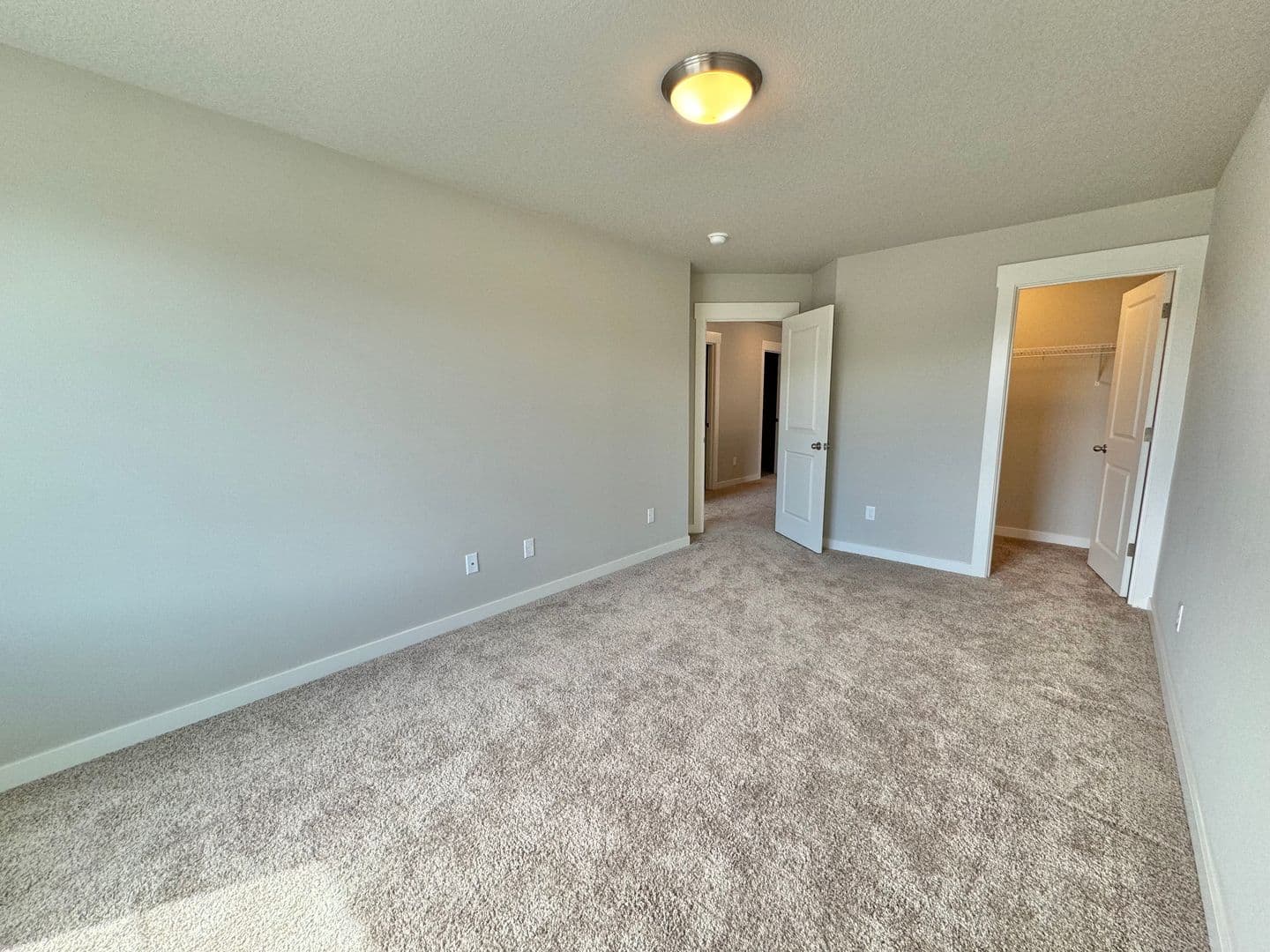 Ridgefield House: 7030 N MONTGOMERY WAY