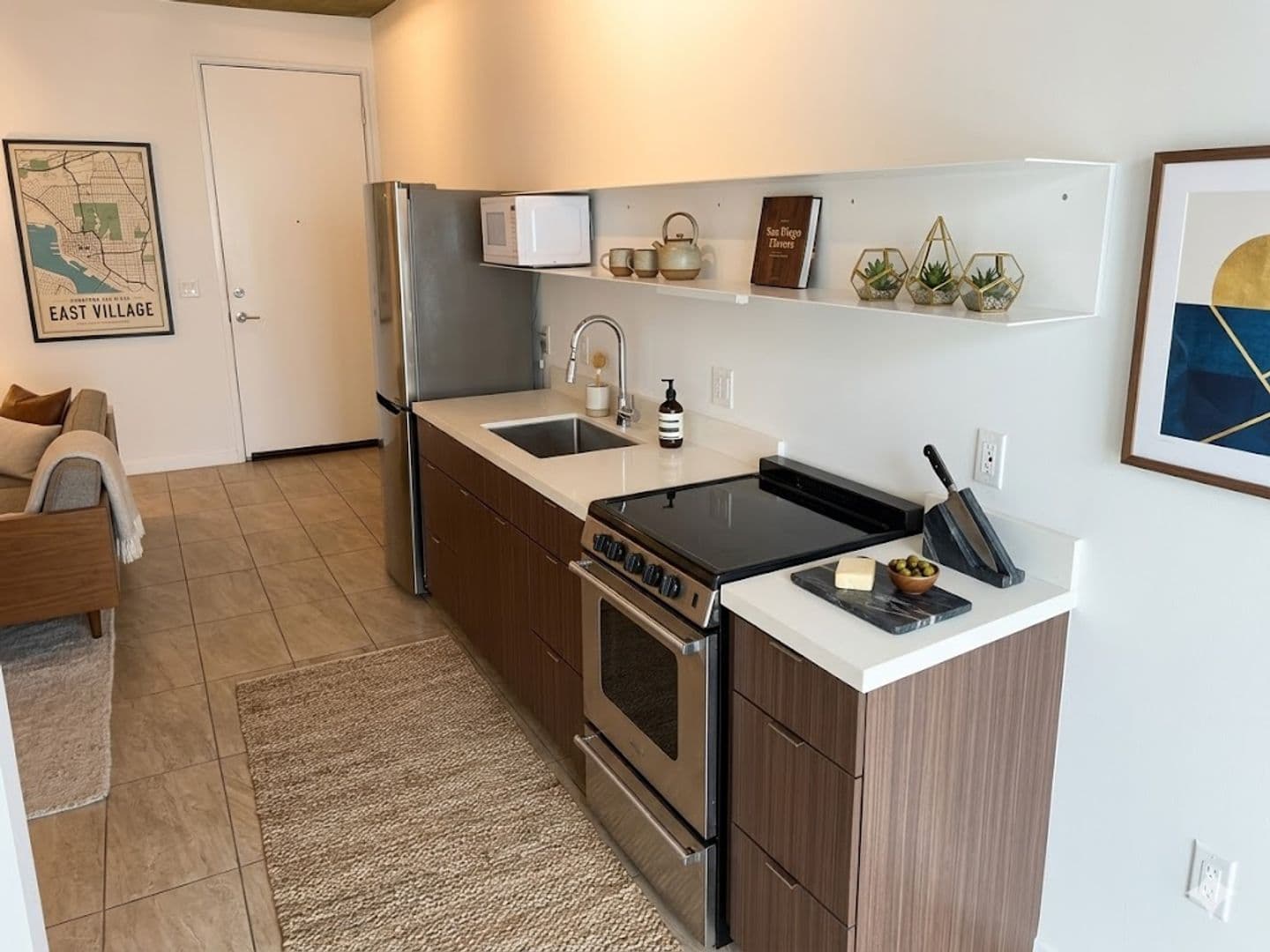 San Diego Apartment: 320 West Cedar St.