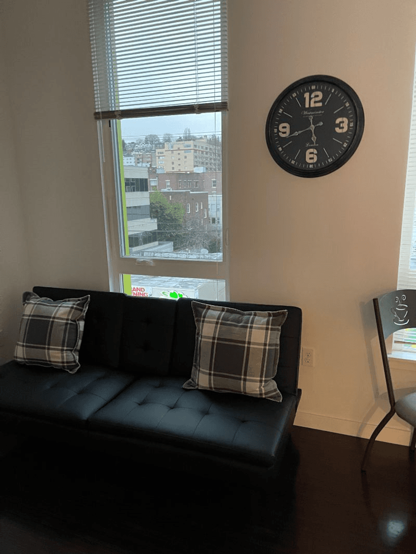 Seattle Apartment: 11 West Mercer Street