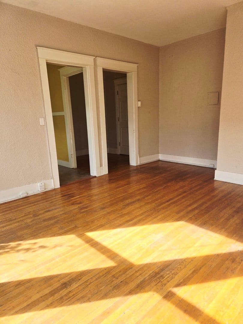 Tacoma Apartment: 1303 Division Ave