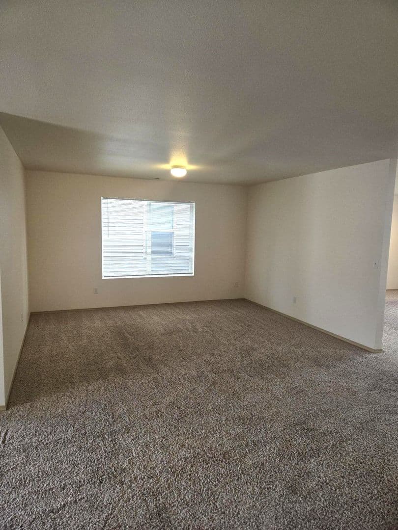 Puyallup House: 18420 95th Ave CT E