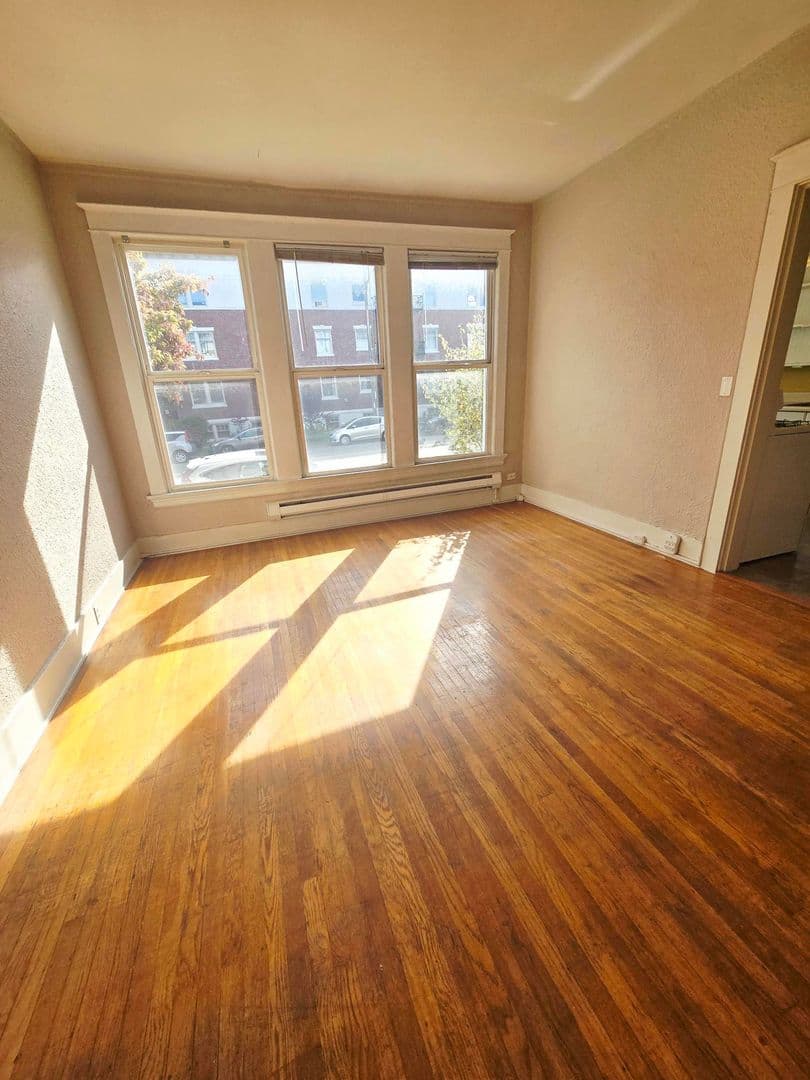 Tacoma Apartment: 1303 Division Ave
